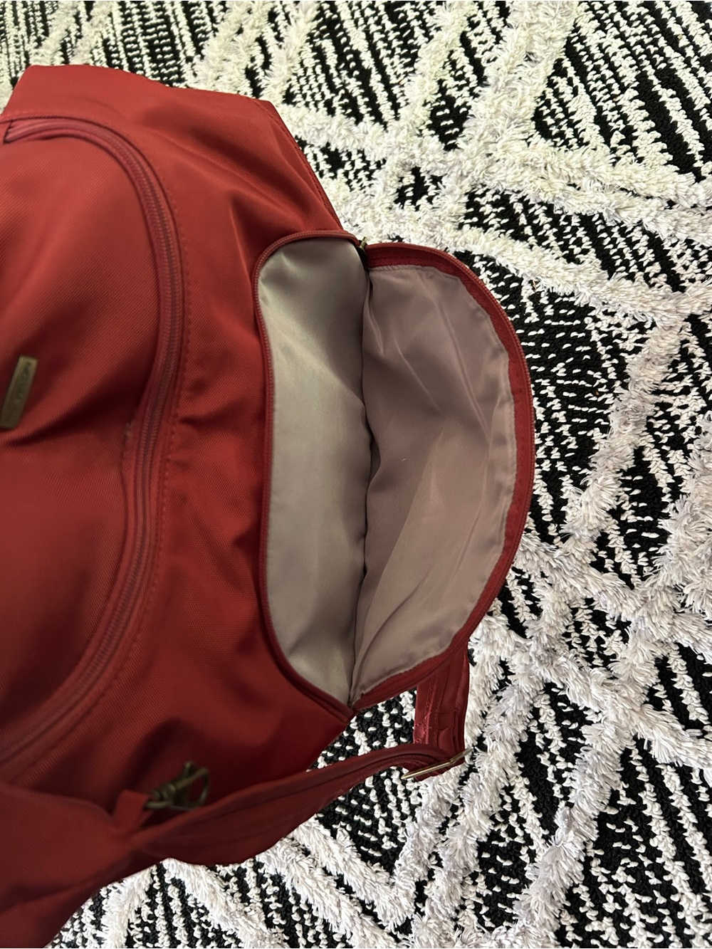Travelon maroon hobo bag purse with internal rfid protector pocket - Picture 4 of 10